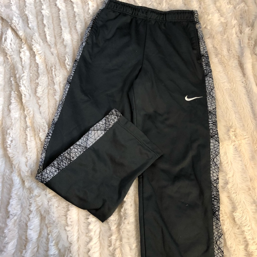 NIKE BOYS SWEATPANTS